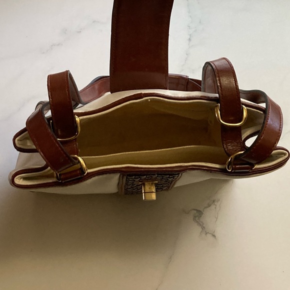 Vintage Cream Leather Brown Weave Strap Detail Gold Accent Closure Purse! - Picture 8 of 9